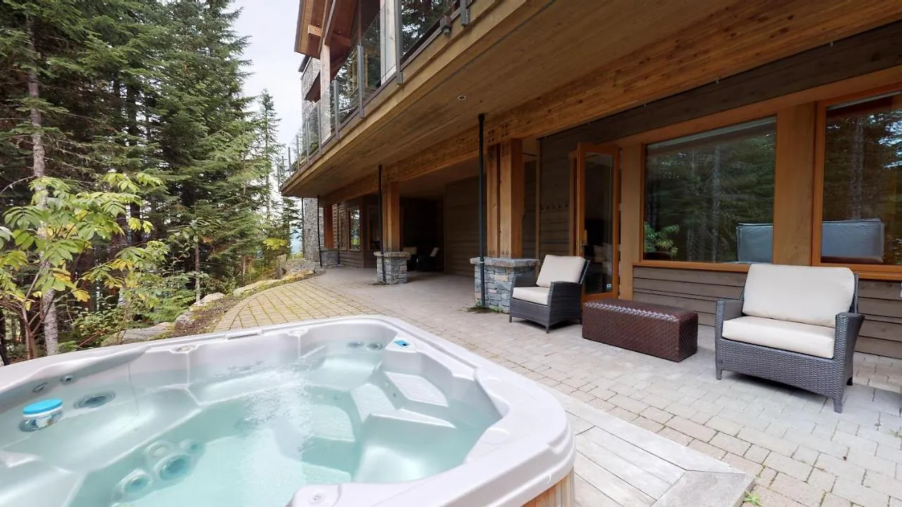 Holiday home Kadenwood 2939 | Luxury Ski Chalet W/ Hot Tub, Media Room, Steam Room, Stunning Views Whistler