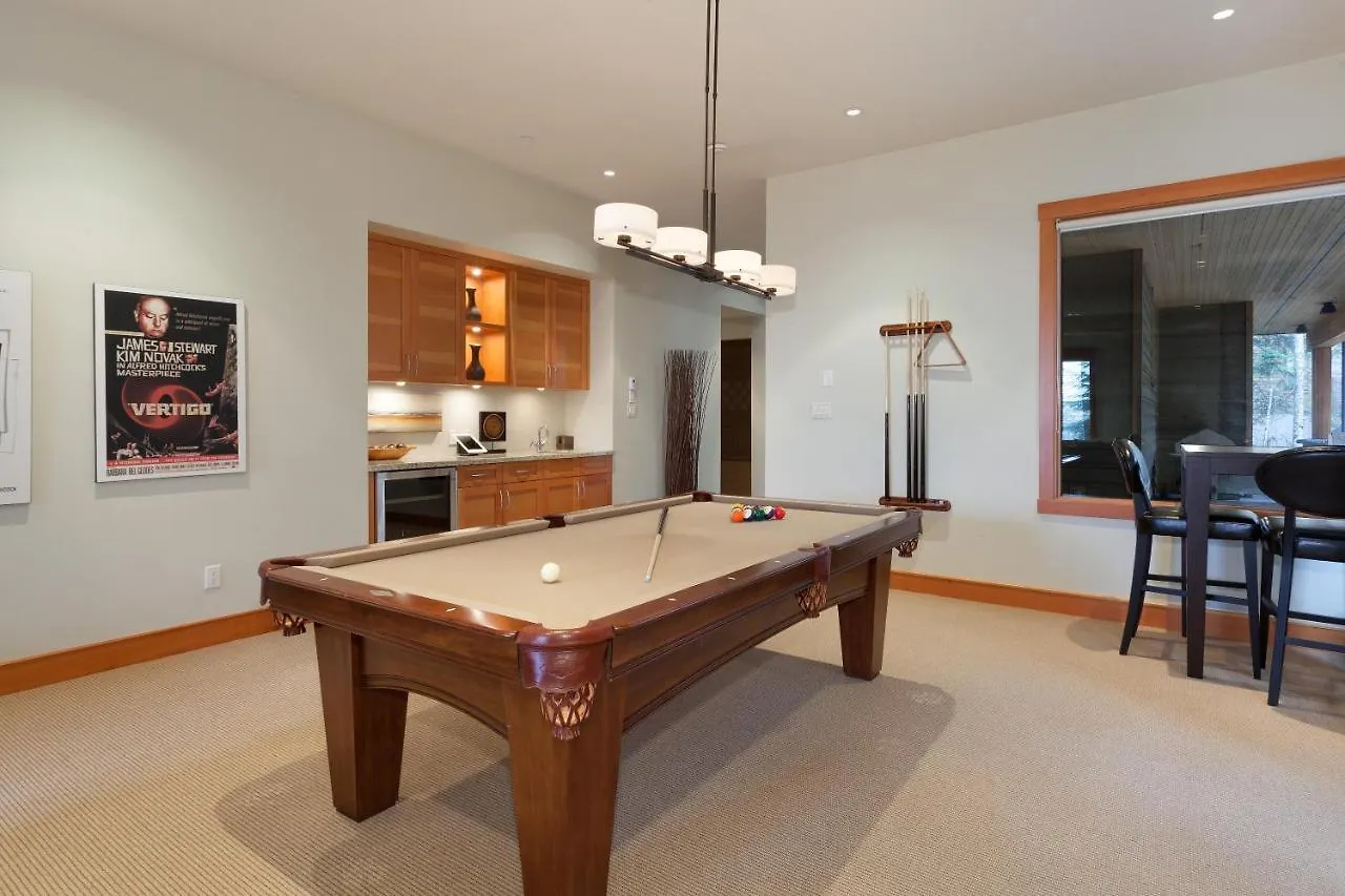 Holiday home Kadenwood 2939 | Luxury Ski Chalet W/ Hot Tub, Media Room, Steam Room, Stunning Views Whistler