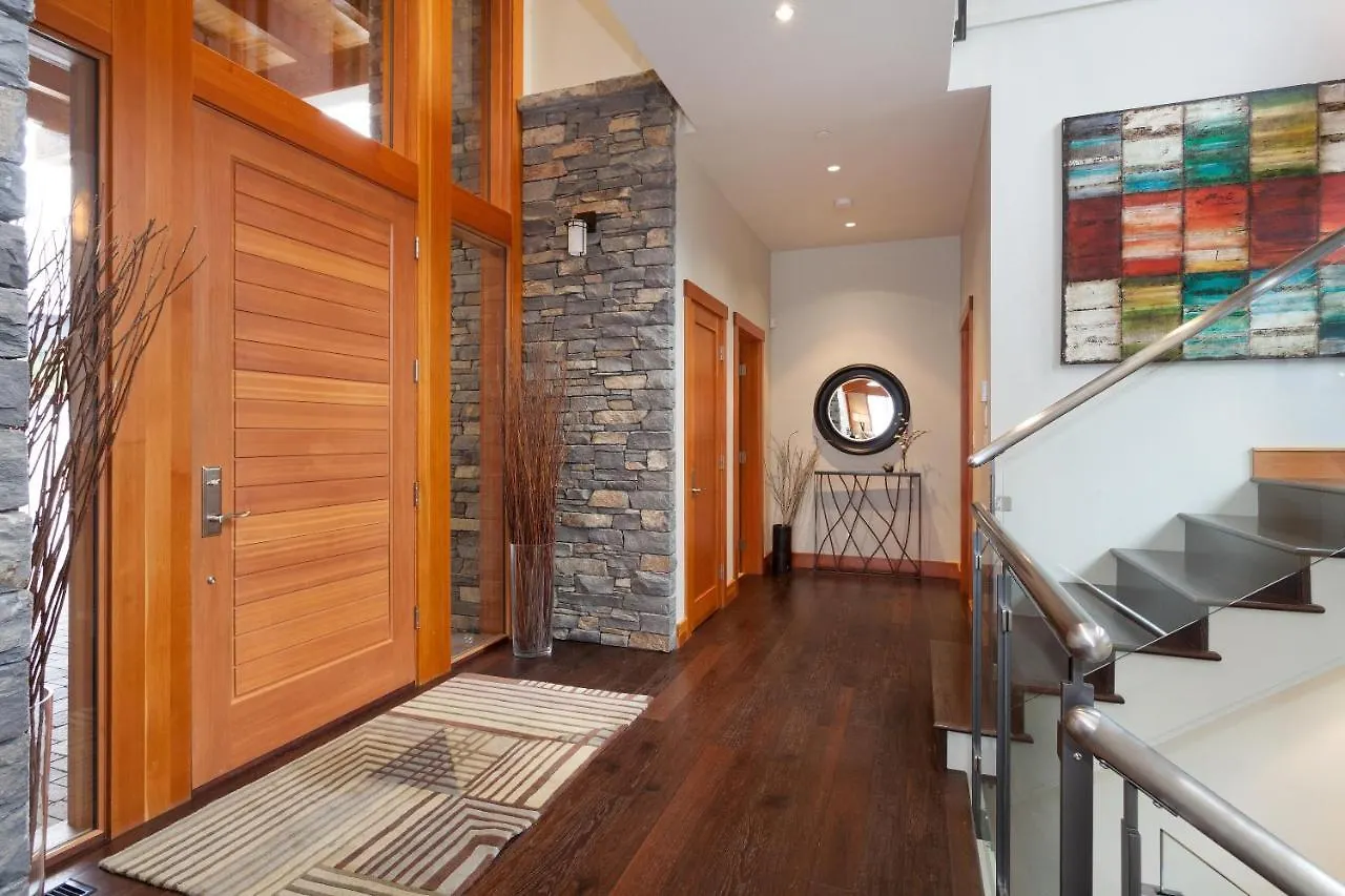 Kadenwood 2939 | Luxury Ski Chalet W/ Hot Tub, Media Room, Steam Room, Stunning Views Whistler 0*,