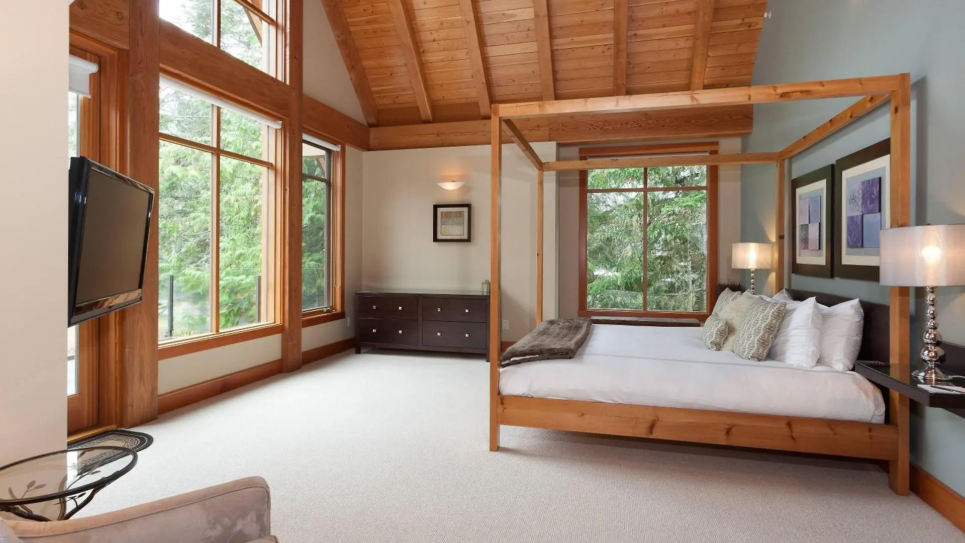 Kadenwood 2939 | Luxury Ski Chalet W/ Hot Tub, Media Room, Steam Room, Stunning Views Whistler 0*,  Canada